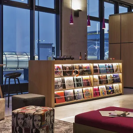 Hotel Moxy Vienna Airport