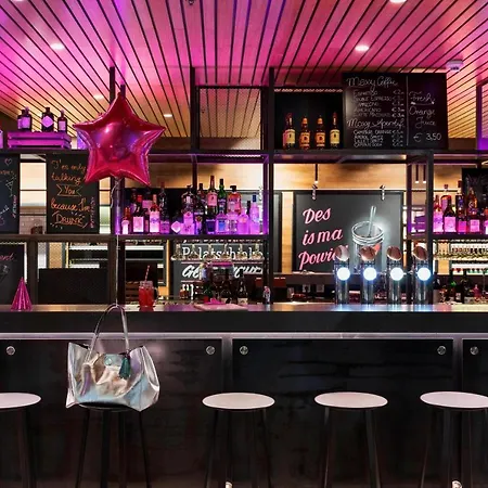 Moxy Vienna Airport Hotel Schwechat