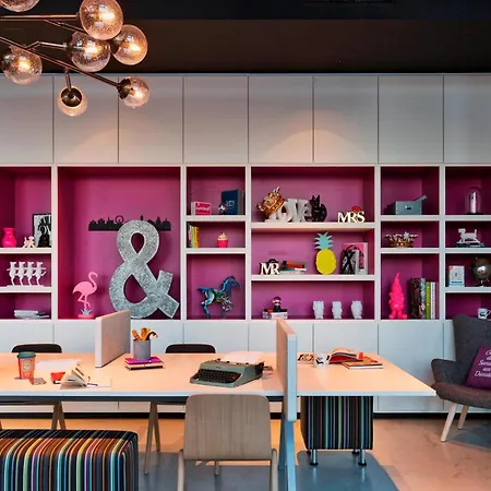 Moxy Vienna Airport Hotel