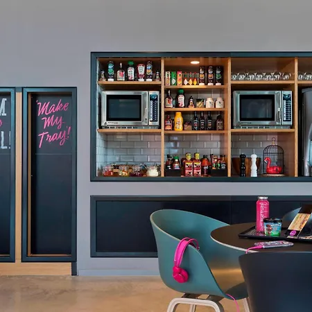 Hotel Moxy Vienna Airport