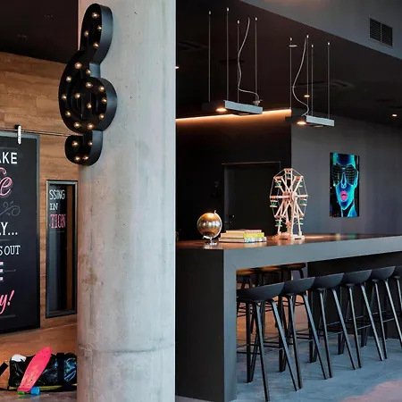 Moxy Vienna Airport Hotel