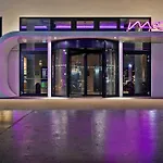 Moxy Vienna Airport Hotel 3*