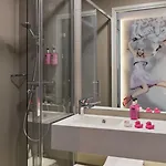 Moxy Vienna Airport Hotel