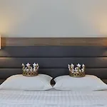 Moxy Vienna Airport Hotel Schwechat