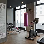 Hotel Moxy Vienna Airport 3*