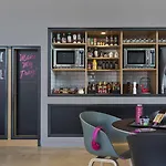 Moxy Vienna Airport Schwechat