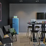 Moxy Vienna Airport 3*