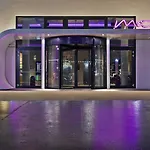 Moxy Vienna Airport Hotel Schwechat