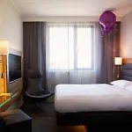 Moxy Vienna Airport 3*