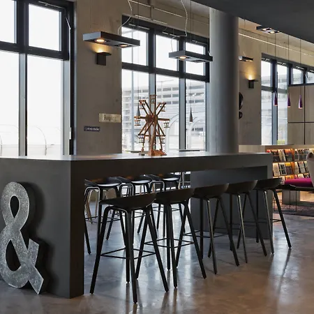 מלון Moxy Vienna Airport שווכאט