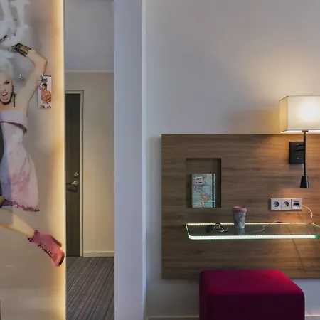 Moxy Vienna Airport 3* Швехат