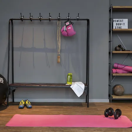 Moxy Vienna Airport שווכאט