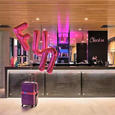 Szálloda Moxy Vienna Airport