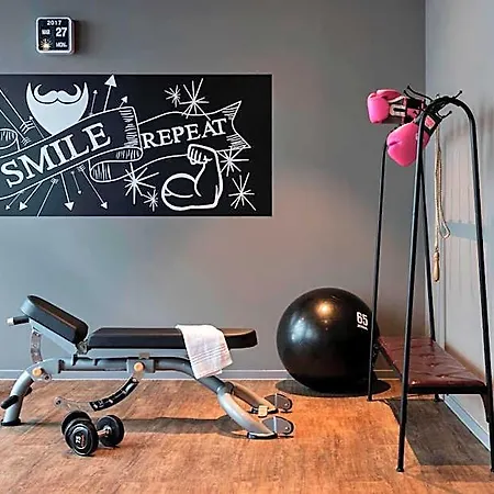 Moxy Vienna Airport Szálloda Schwechat