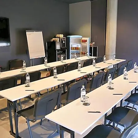 Moxy Vienna Airport