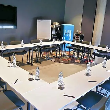 Moxy Vienna Airport Schwechat