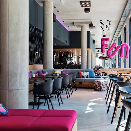 Moxy Vienna Airport Szálloda Schwechat