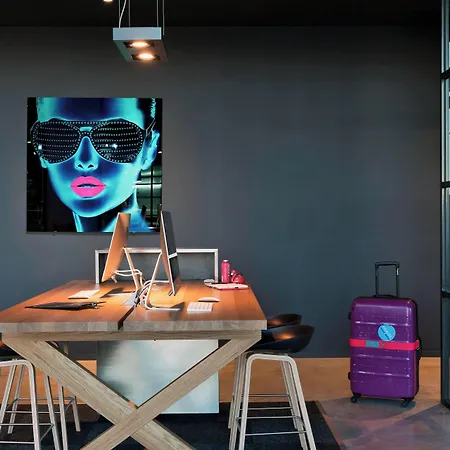 Moxy Vienna Airport 3* Schwechat