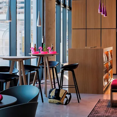 Szálloda Moxy Vienna Airport
