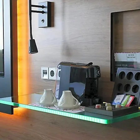Moxy Vienna Airport Szálloda Schwechat