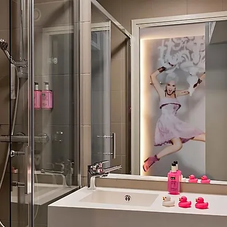 Moxy Vienna Airport Szálloda Schwechat