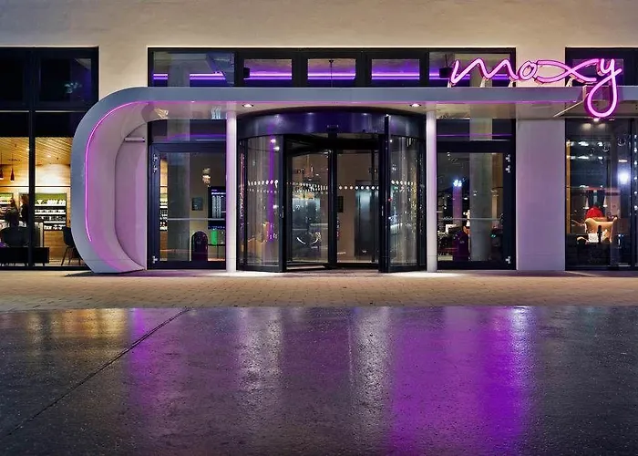 Moxy Vienna Airport Hotel 3*