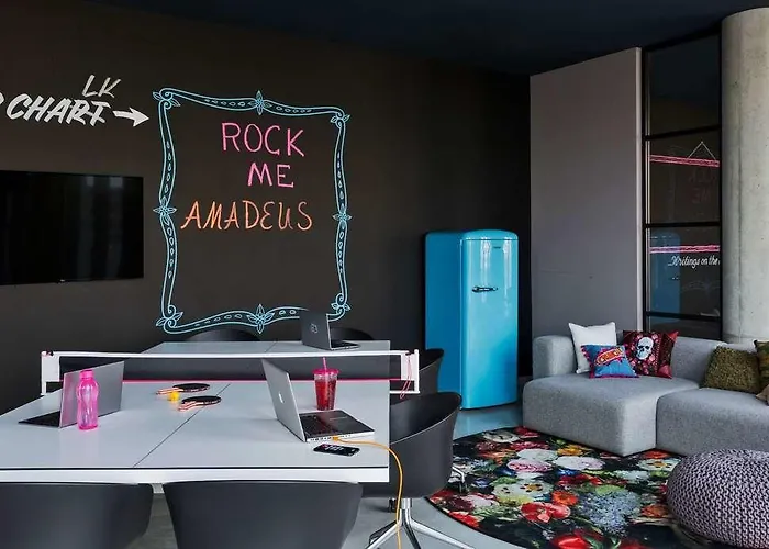 Moxy Vienna Airport Hotel Schwechat