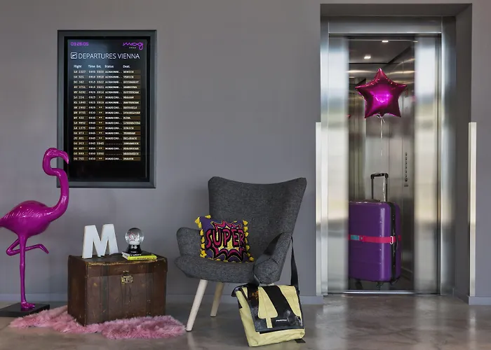 Hotel Moxy Vienna Airport 3*