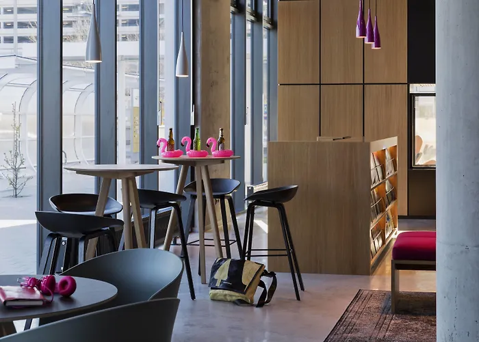 Moxy Vienna Airport Hotel 3*