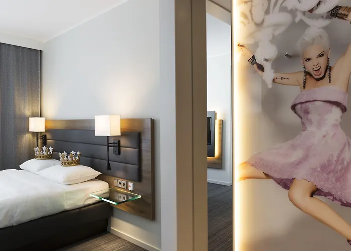 Hotel Moxy Vienna Airport 3*