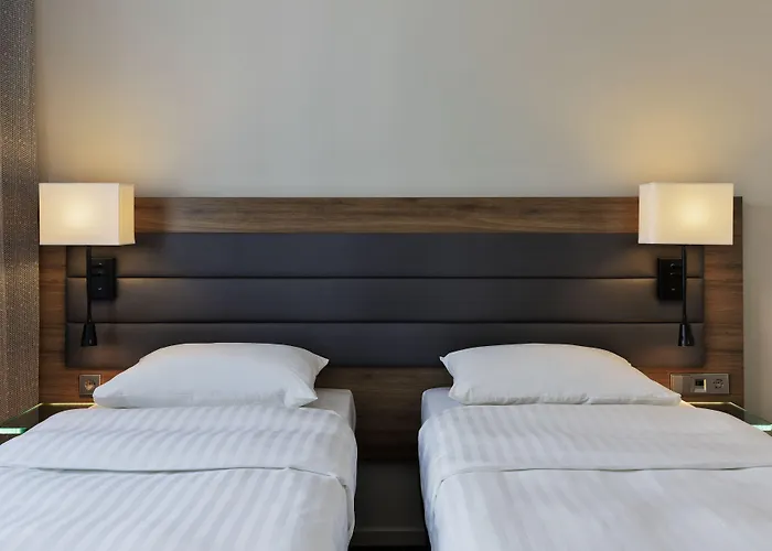 Moxy Airport Hotell 3*