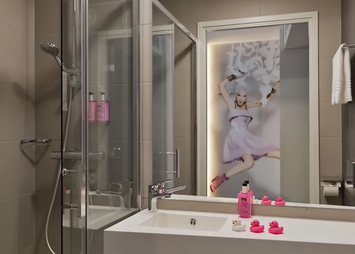 Moxy Vienna Airport Hotel