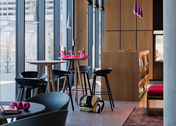 Hotell Moxy Airport 3*