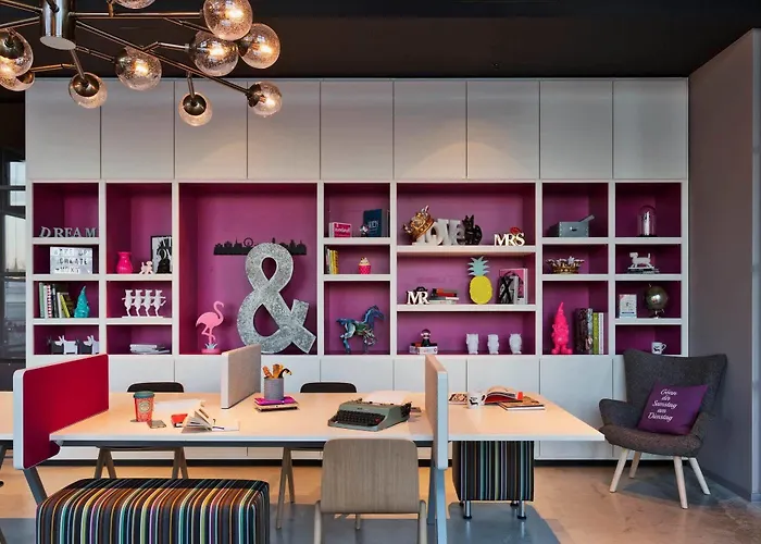 Moxy Vienna Airport Hotel 3*