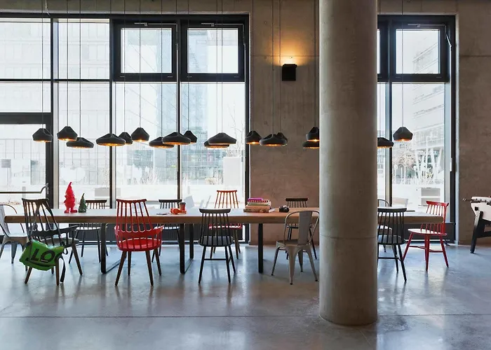 Moxy Vienna Airport Hotel 3*